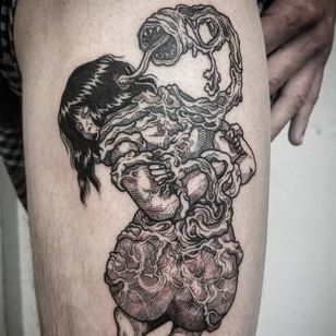 tatuaje de Silky Jo #SilkyJo #qpocttt #qpoc #pridemonth #pride #lgbtq #lady #bondage #surrealistic #monster #ooze #demon #strange