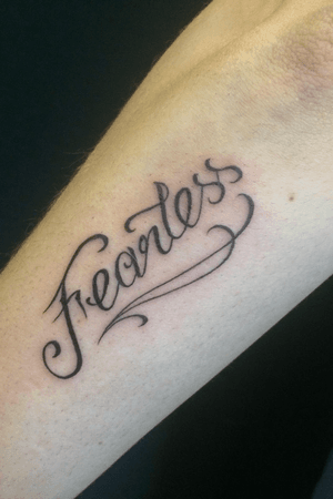 #inkvaders #inked #tattooart #tattooartist #switzerland #lettering #letteringtattoo #Black #blackandgreytattoo #fearless 