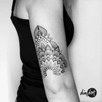 andreadindon@gmail.com for bookings✨ . . . #dindot_tattoo #mandalatattoo #mandala #tattoo #dotwork #blackwork #blacktattooart #wiilsubmission #blackink #tattrx #bodyart #instamandalas #theblackmasters #tattoofilter #dotworktattoo #blacktattoonow #dotworkers #blackworkers #tattooart #blxckink #blackink #blackart #darkartist #onlyblackart #darkworkers #tattoomobile #berlintattoo #tattooberlin