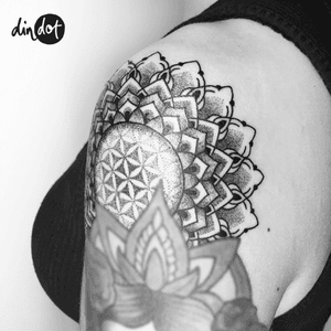 andreadindon@gmail.com for bookings✨...#dindot_tattoo #mandalatattoo #mandala #tattoo #dotwork#blackwork #blacktattooart #wiilsubmission #blackink #tattrx #bodyart #instamandalas #theblackmasters #tattoofilter #dotworktattoo #blacktattoonow #dotworkers #blackworkers #tattooart #blxckink #blackink #blackart #darkartist #onlyblackart #darkworkers #tattoomobile #berlintattoo #tattooberlin