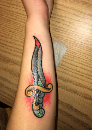 #AmericanTraditional #traditional #color #dagger 