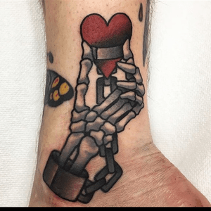 Skeleton Hand w/ hand-cuffed heart via Insta               - Jessicadoestattoos #traditional #traditionaltattoo #tattoodesign #tattoos #tattoo #traditionalartist #artwork #inked #ink #heart #Handcuffs #tattooart 