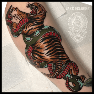 Cant go wrong with a classic #heartandsoultattoo #tiger #snake #battle #traditionaltattoo #traditional 