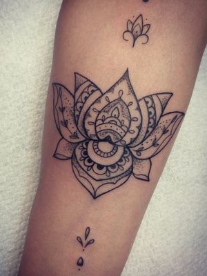 #tattooartistc #tattooart #tatooaddict #tattooed #tattooartis #mandalas #mandalatattoo #mandala #mandalastyle #mandalaart #mandalatattooart #tatoooftheday #tatoo #tattooed #tatuaggio 