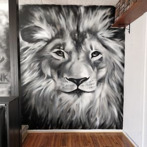 Spraypainted lion