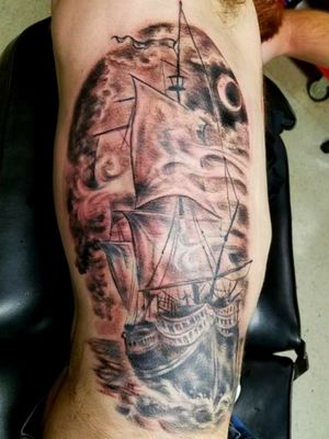 "I can't change the direction of the wind, but I can adjust my sails to always reach my destination." Tattoo done by Jon Bush at One of a Kind Tattoo in Columbia, Missouri.#shiptattoo #sidetattoo #Sidepiece #ribcage #ribtattoo 