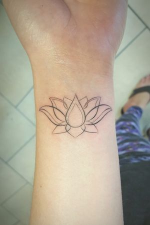 Simple lotus on wrist 