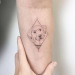Tattoo by Marilo #marilo #mariloillustration #dogtattoos #linework #illustrative #dog #animal #petportrait #goldenretriever #diamond #minimal #fineline #small