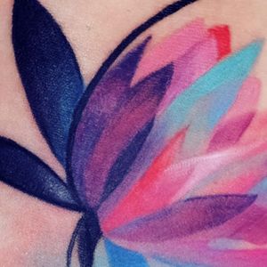 Tattoo by Tyna Majczuk #TynaMajczuk #painterly #watercolor #brushstrokes #abstract #floral #flower #lotus #color