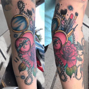 Flash design with original colours, inner arm near the elbow and ditch.  