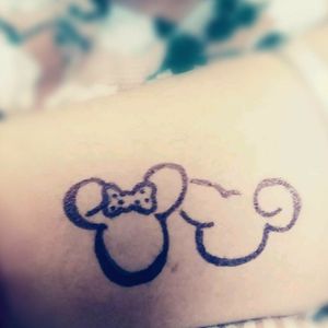 Mickey&mini. Small wrist tattoo Follow on insta for more-@a_touch_of_pen