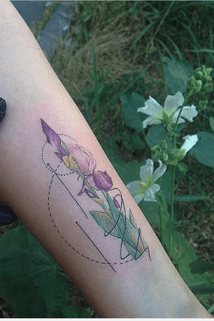 🌷 #tattoo #tattoos #tattooed #tattooist #tattooart #tattooistartmag #tattooink #tattoodesign #flower #flowers #flowerstagram #inkart #art #drawing #instaartist #design #designs #colortattoo #instaartist #flowerstattoodesign #artist #artwork #rose #rosetattoo #roses #linetattoo #linearts #flowergram #flower #flowerlover 