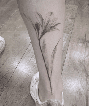 🌸 #tattoo #tattoos #tattooed #tattooist #tattooart #tattooistartmag #tattooink #tattoodesign #flower #flowers #flowerstagram #inkart #art #drawing #instaartist #design #designs #colortattoo #instaartist #flowerstattoodesign #artist #artwork #rose #rosetattoo #roses #linetattoo #linearts #flowergram #flower #flowerlover 