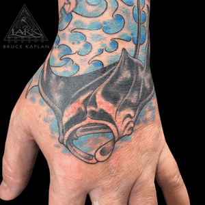 Tattoo by Lark Tattoo artist/owner Bruce Kaplan . See more here: http://www.larktattoo.com/long-island-team-homepage/bruce/ . . . . . #colortattoo #handtattoo #sealife #sealifetattoo #mantaray #mantaraytattoo #tattoo #tattoos #tat #tats #tatts #tatted #tattedup #tattoist #tattooed #inked #inkedup #ink #tattoooftheday #amazingink #bodyart #tattooig #tattoosofinstagram #instatats #larktattoo #larktattoos #larktattoowestbury #westbury #longisland