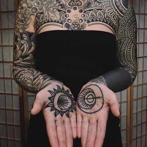 Tattoo bySavannah Colleen #SavannahColleen #palmtattoos #blackwork #linework #palm #illustrative #moon #dotwork #light #symbol #sun