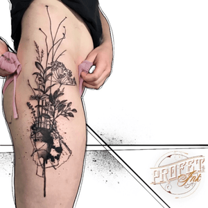 Abstract wildflower tattoo done by Zachary Smith @ Profet Ink Tattoo studio #flowertattoo #wildflowertattoo #abstracttattoo #avantgardetattoo #trashpolka #trashpolkatattoo #sketchytattoo #blackandgreytattoo 