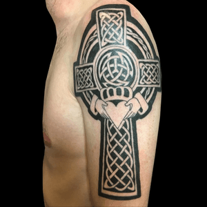 Tattoo by artist Simone Lubrani.More of Simone’s work: https://www.larktattoo.com/long-island-team-homepage/simone-lubrani/.. . . .#celtic #celtictattoo #celticcross #celticcrosstattoo #claddagh #claddaghtattoo #irish #irishtattoo #tattoo #tattoos #tat #tats #tatts #tatted #tattedup #tattoist #tattooed #inked #inkedup #ink #tattoooftheday #amazingink #bodyart #tattooig #tattoosofinstagram #instatats  #larktattoo #larktattoos #larktattoowestbury #westbury #longisland #NY #NewYork #usa #art