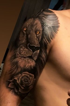 #liontattoo #lion #rose #rosetattoo #tattoo #tattooart #tattooartist #artist #newtattoo #nofilter 