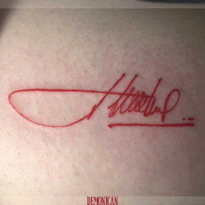 Her grandmothers signature tattooed on the inner
