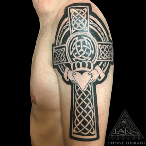 Tattoo by Lark Tattoo artist Simone Lubrani.More of Simone’s work: https://www.larktattoo.com/long-island-team-homepage/simone-lubrani/.. . . .#celtic #celtictattoo #celticcross #celticcrosstattoo #claddagh #claddaghtattoo #irish #irishtattoo #tattoo #tattoos #tat #tats #tatts #tatted #tattedup #tattoist #tattooed #inked #inkedup #ink #tattoooftheday #amazingink #bodyart #tattooig #tattoosofinstagram #instatats  #larktattoo #larktattoos #larktattoowestbury #westbury #longisland #NY #NewYork #usa #art