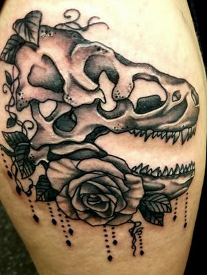 Dino skull and rose