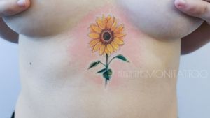 Sunflower. A freehand tattoo. #floraltattoo #botanicaltattoo #sunflowertattoo #freehandtattoo #vegantattoo #veganink #balmtattoo 
