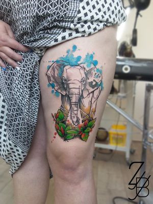 La photo du tatouage éléphant. C'est un souvenir de vacances solidaires en Zambie, avec l'association Awely (https://www.awely.org) !#elephant #elephanttattoo #awely #holydays #solidarity #zeldablackjeanjacques #zeldabjj #tattoo #tatouage #tattoolife #cutetattoo #tattoolifemagazine #tattooartmagazine #colortattoo #graphic #graphictattoo #graphicdesign #graphictattoos #watercolor #watercolortattoo #aquarelle