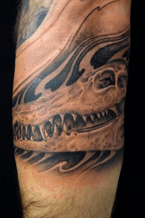 #inkvaders #tattooartist #tattooart #inked #switzerland #blackandgrey #blackandgreytattoo #skull #skulltattoo #tattoooftheday #crocodile #crocodiletattoo 