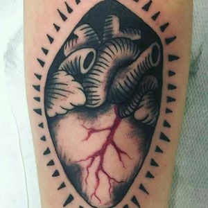 #thebulldoggentlemanstattooclub #heart #hearttattoo #blackworktattoo #blackwork #blackworkers #tattoo #tatted #tattedup #tattooed #tattooart #inked #inkedgirls #tattoogirl #ink #tat #italiantattoo #italiantattooartist #alessandria