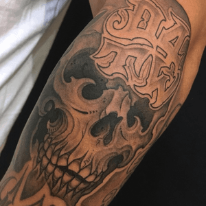 #inkvaders #tattooartist #tattooart #inked #switzerland #blackandgrey #blackandgreytattoo #skull #skulltattoo #tattoooftheday 