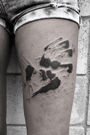 Brush stroke tattoo, Music play button and wing #brushstroke #wings #button #hanutattoo Instagram: hanu_tattoo