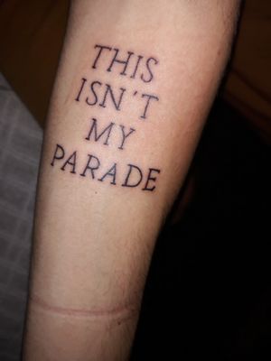 "This Isn't My Parade", em homenagem a música "This Isn't Our Parade" da cantora Santigold. #santigold #santiwhite #tattoo #indie #song #vibe #thisisntourparade 