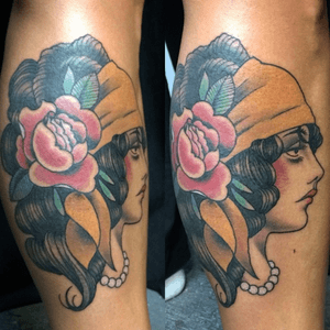 Gypsy with a subtle Rose of Jerico