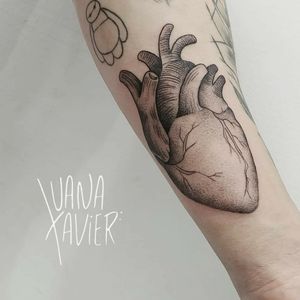 Heart tattoed by Luana Xavier.💌luanaxtattoo@gmail.com💌.#amazingtattoo #hearttattoo #lovetattoo #luanaxaviertattoo #tattoorj #tattoobrazil #tattoocoraçao #dotwork #pontilhismo  