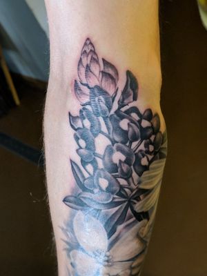The most recent addition to my sleeve. #progress #floral #blackandgrey #bluebonnet Thanks to Randi at @Steadfast_Tattoo-2 