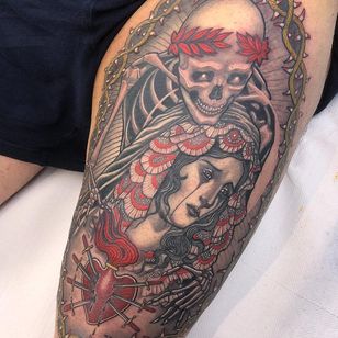 Tatuaje de Lynn Akura #LynnAkura #color #neotraditional # esqueleto # muerto # virgen # corazón sagrado # espada # sangre # hojas # espinas # lágrimas # patrón # fuego # corazón # dama # cabeza de dama # retrato