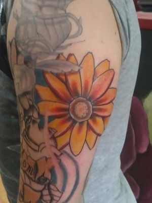 Additional daisy to the mom tattoo