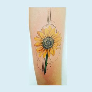 #sunflowertattoo  #sunflower #realism #flowertattoo #flor #girasol #tattooGirls  #puntos 