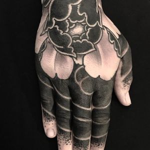 Tattoo by Lupo Horiokami #LupoHoriokami #Irezumi #Japanese #peony #flower #floral #cloud #dotwork #blackandgrey #handtattoo