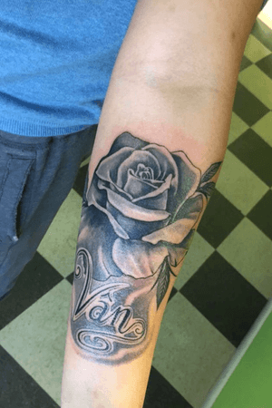 first tattoo #rose #mom #wayofink #tatted #tattooart #tattoo 
