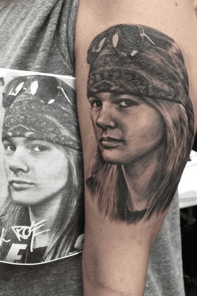 Axl Rose ! #bestrealistictattoos #radtattoos #tattoo_artwork #tattoorealistic #bnginksociety #chinesetattoo #tattooistartmag #tattooinkspiration #tat #asian_inkspiration #tattoodo #tattoos_of_instagram #tattoo #tattoos #skinart_mag #纹身 #刺青 #纹所未闻家族 #inkgeetstattoos #tattoolifemagazine #inkspiringtattoos #TattooistArtMagazine #inkedmag #inkedselect