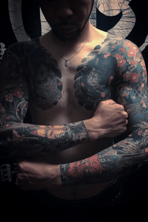 APPOINTMENT VIA E-MAIL info@tenkiiyu888.com・All shading and coloring by hand. finised both full sleeve. Hannya tattoo on right chest is not by me.長袖 控え 完成 右胸の般若は他師による仕事です・・・#tebori #handpoke #horimono #irezumi #japantattoo #japanesetattoo #japaneseirezumi #wabori #traditionaltattoo #ink #inked #tattoo #tattoos #tattooed #tattoolife #tattooideas #tattooartist #tattooing #tattooart #tattootime #tattooedguys #tattoostyle #sleevetattoo #irezumicollective #tattooculture #tatuaje #手彫り #刺青 #タトゥー  #tattoostyle 