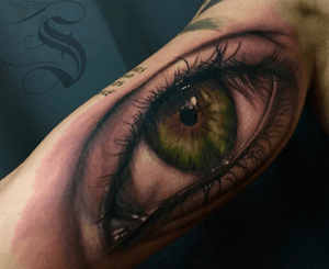 Deyna Castellanos Eye