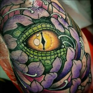 #handtattoo #neotraditionaltattoo #neotradsub #neotraditional #neotrad #newtraditional #newtrad #tatuaggio #crisantemo #drago #occhio #dragon #dragoneye #thenewtraditionalists #thenewtraditionalistseurope #crysanthemum #colortattoo #girltattoo #tattooedgirl #videotattoo #tattoovideo #video #tatuaggio #castenaso #bologna #tattoobologna #bolognatatto #tatuatoriitaliani #tatuatoriitalia #tattooedgirl #tattoo