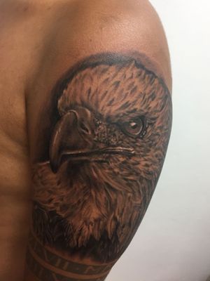 #eagletattoo #eagle #EagleHead #animaltattoo #blackandgreytattoo #blackandgrey #aguila #aguilastattoo #Black  #negroyblanco #animal #beautiful #besttattoos #tattooideas #ideas #arm #brazo #