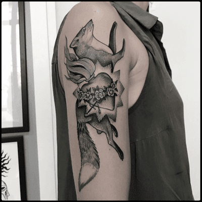 Fox tattoo by Alice Totemica #totemica #tunguska #black #sacred #heart #fox #roses #tattoo #redcouchtattoo #milano #italy #blacktattooart #tattoolifemagazine #tattoodo #blackworkers #blackwork 