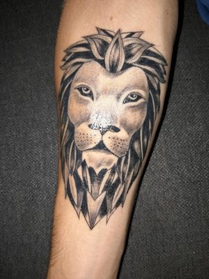 #lion #liontattoo #tattooart  
