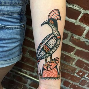 Tatuaje de Henry Hablak #HenryHablak # FolkTraditional #color #illustrative #bird #feather #wings #pattern #nature