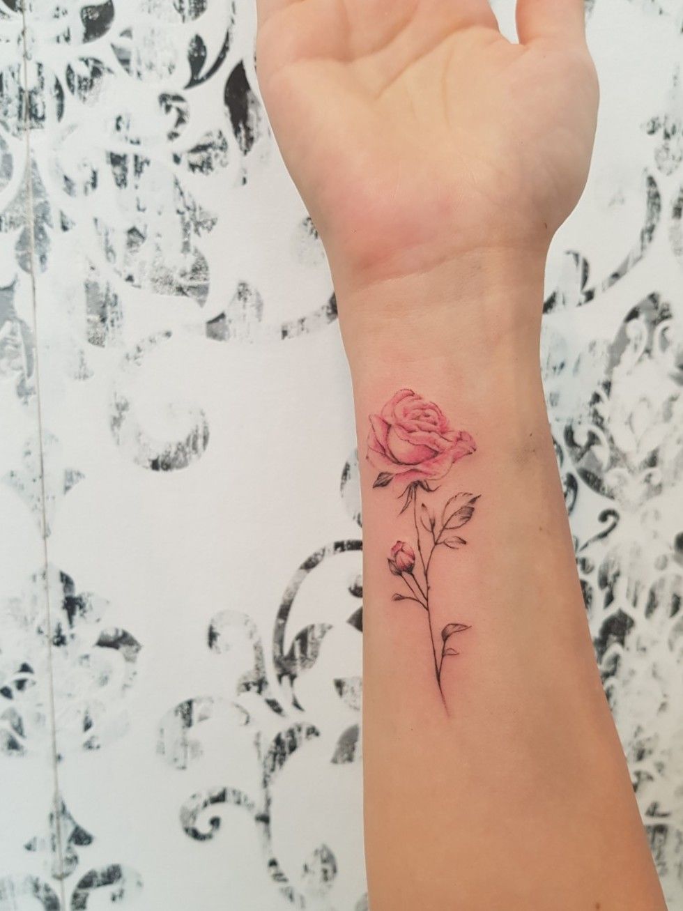 Tattoo Uploaded By Stephan Bihsa Fineline Rose Rose Minimalistic Smalltattoo Finelinetattoo Tattoodo