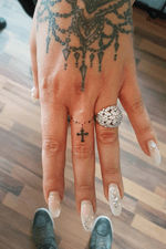 Finger tattoo #tattoo #fingertattoo #inked 